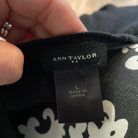 ANN TAYLOR Black & White Flower Print 3/4 Sleeve Cardigan Size Large - Picture 7 of 8